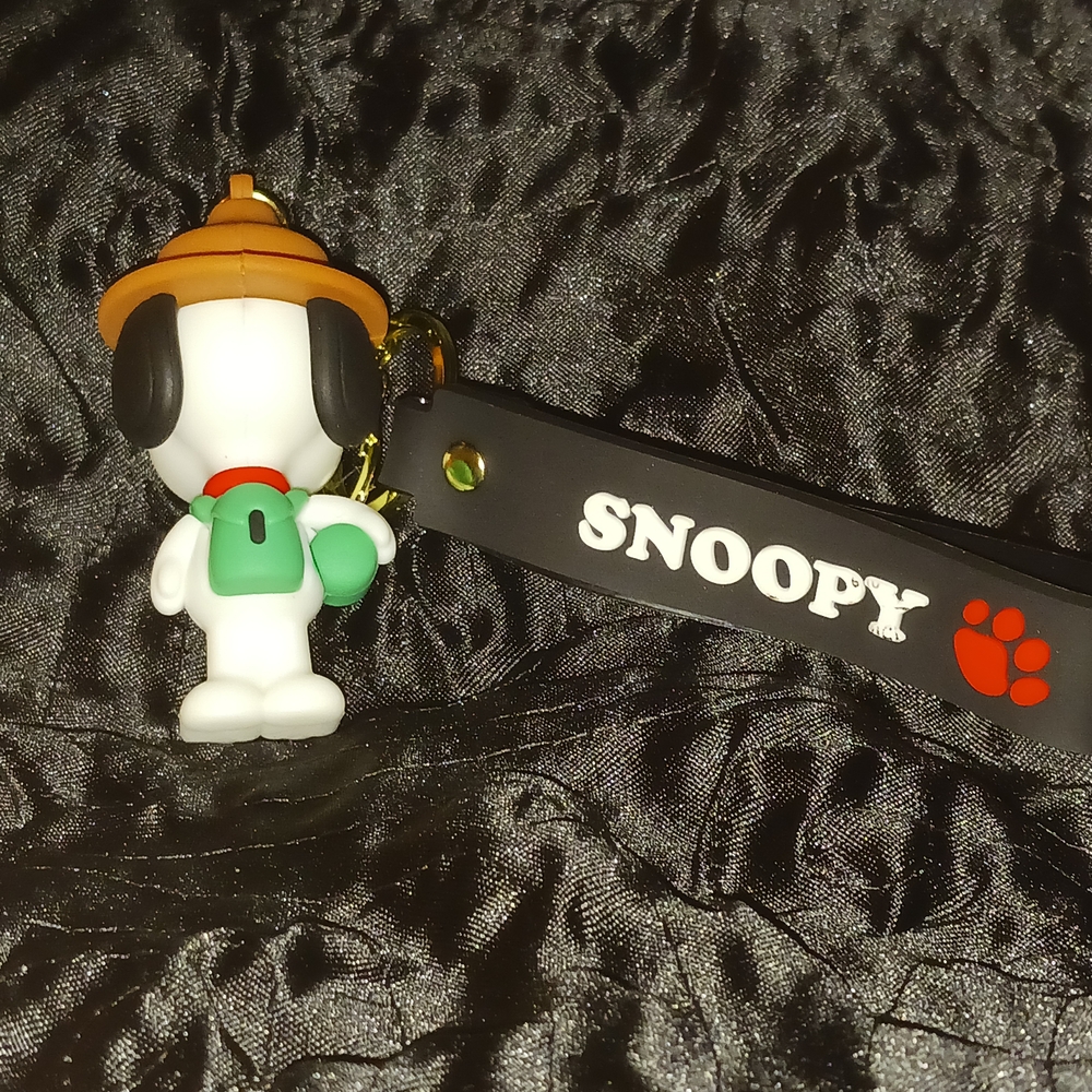 Fashion Jewelry Black and White Key Holder with Cute Design - Picture 5 of 9